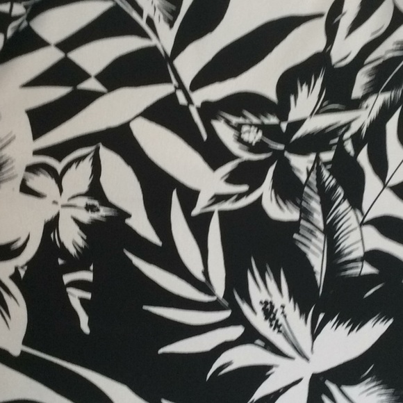 NEW floral tank top from Express - Picture 3 of 3